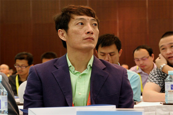 证监会：鼓励控股股东、实际控制人长期持有上市公司股份